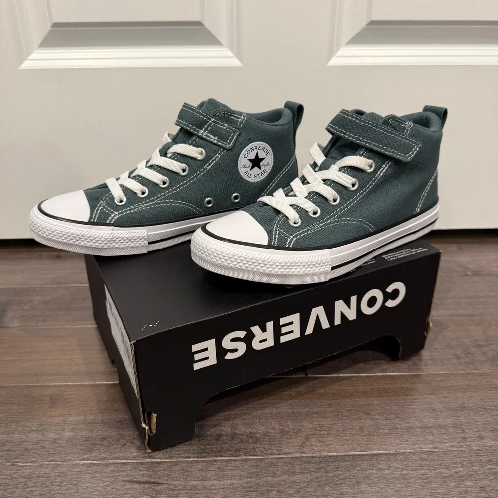 Converse Chuck Taylor‎ All Star Axel Youth Sneakers Size 3